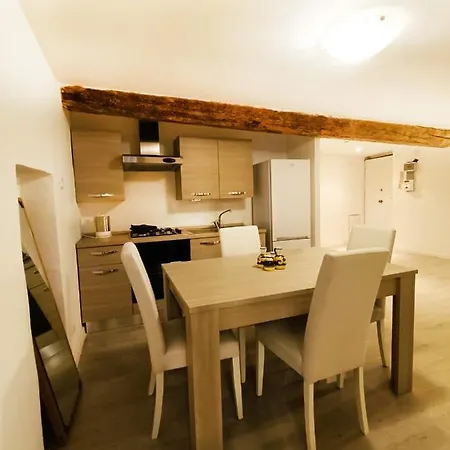 Daste 36 Apartment *